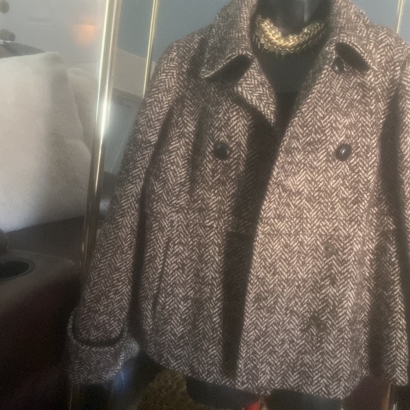 COPY - Jacket - Picture 4 of 6